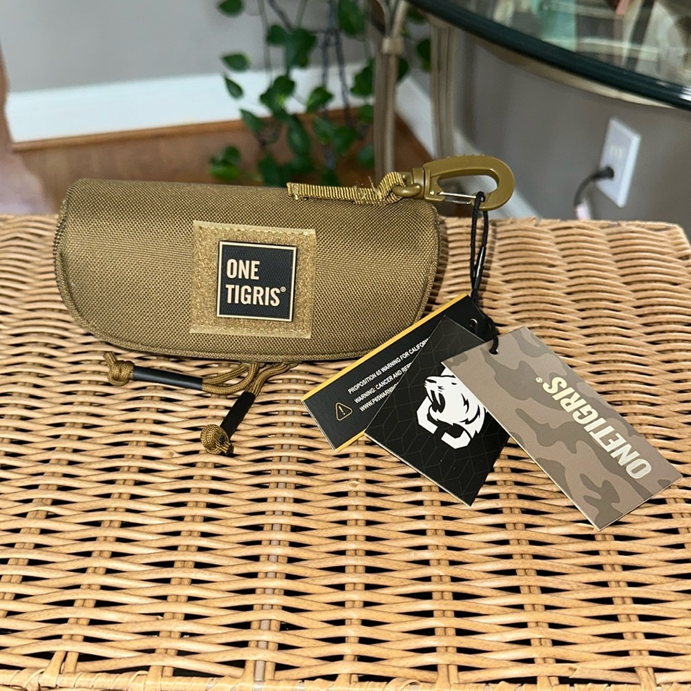 One Tigris Army Green Eyeglasses Case NWT